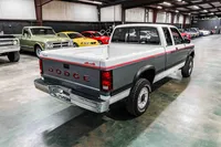 1992-Dodge-Dakota-Bright White Silver Metallic-597743-37.jpg